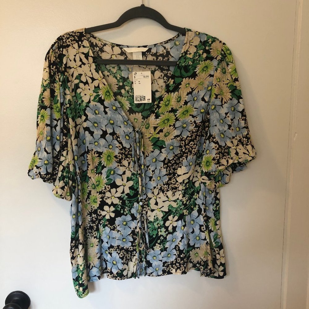 NWT: H&M Floral Cinched Blouse SIZE XL